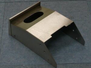 ステンレス(SUS304片側研磨板)を使用した板金加工品。有限会社マルカ製作所